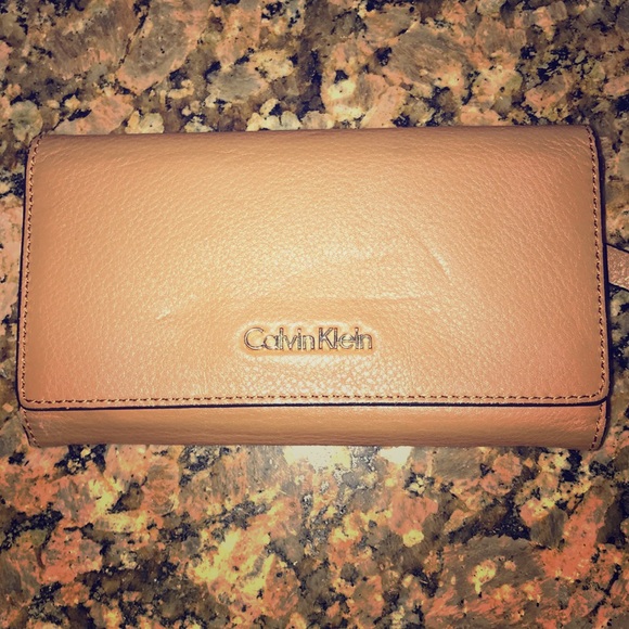 Calvin Klein Handbags - Calvin Klein Wallet!